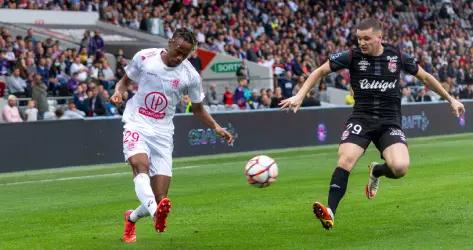 Nathan Ngoumou était touché au dos... avant même le coup d'envoi de TFC - Rodez (1-1)