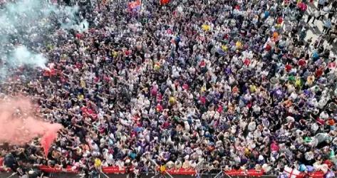 VIDÉOS - Revivez la présentation du trophée de champion avec les supporters au Capitole