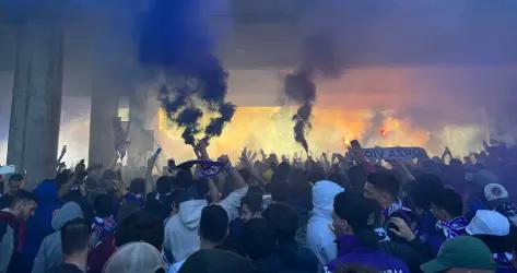 VIDÉOS - Revivez l'incroyable arrivée du bus toulousain au Stadium !