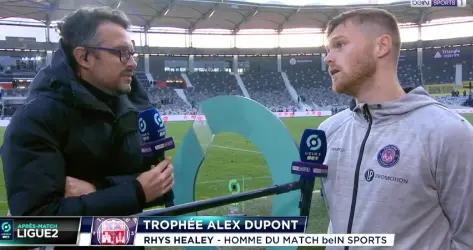 En vidéo : l'interview de Rhys Healey qui reçoit son trophée d'homme du match