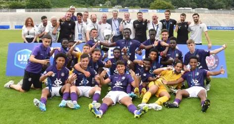 VIDÉO - Au coeur des Pitchouns, sacrés champions de France des moins de 17 ans