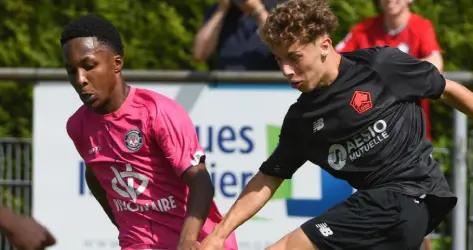 Les U17 du TFC battent le LOSC et filent en demi-finale, les U19 balayés par le PSG, Manu Koné supporter