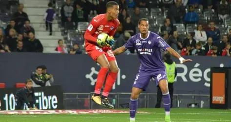 Alban Lafont : “Cela me tenterait bien d’aller voir un match au Stadium”