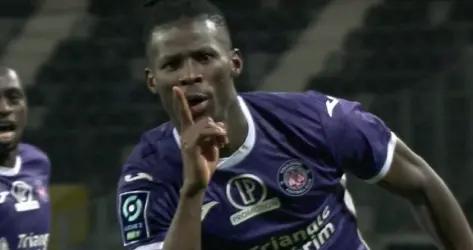 Mercato : Vakoun Bayo change encore de club !