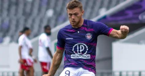 Les supporters du TFC voient Rhys Healey battre son record de buts en une saison