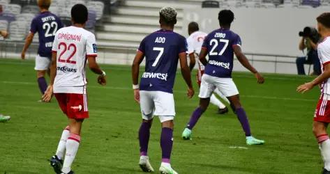 TFC - Grenoble : soignants invités et une standing ovation en leur hommage