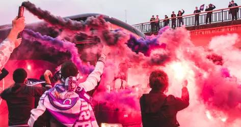 VIDÉOS - TFC 2-1 Paris FC : revivez l'accueil du bus... de l'intérieur avec les joueurs