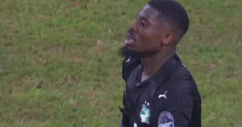 VIDÉO - Serge Aurier termine un match en tant que gardien à la CAN