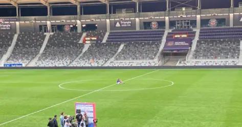 L'image forte de l'après-match : Janis Antiste, seul, pendant 20 minutes...