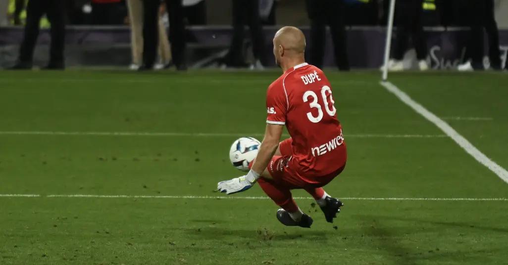 Maxime Dupé est le gardien qui effectue le plus d'arrêts en Ligue 1 cette saison