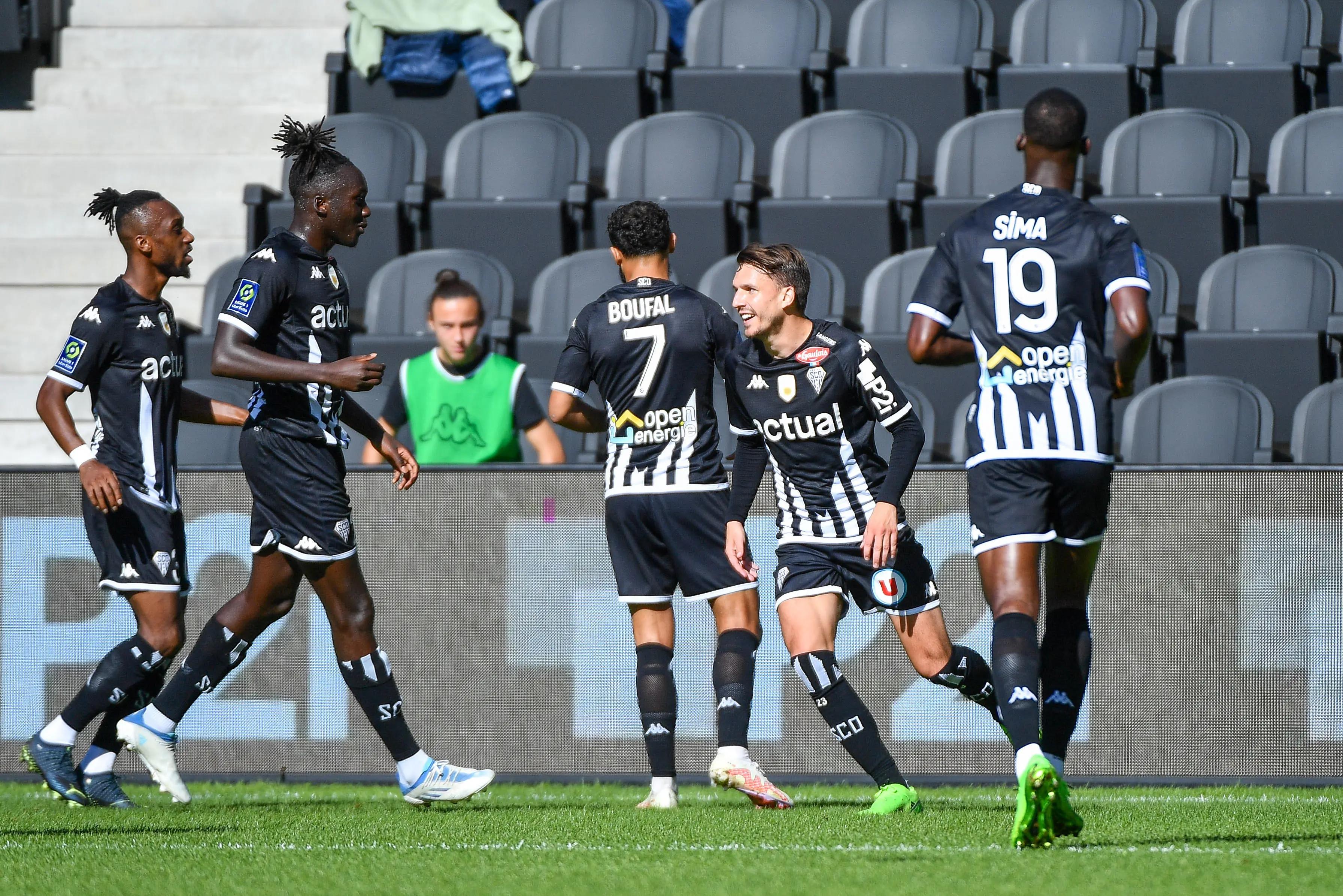 Avant le TFC, Angers est dans le rouge