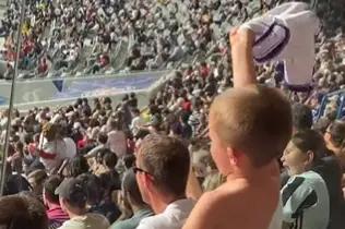 VIDÉO - La vidéo de ce jeune supporter qui suit les Indians, c'est le buzz du jour