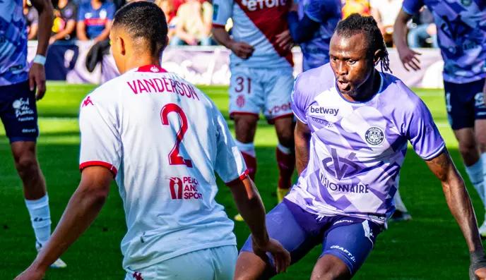 Mercato : Damien Comolli veut prolonger le contrat d'Issiaga Sylla, les supporters valident totalement !