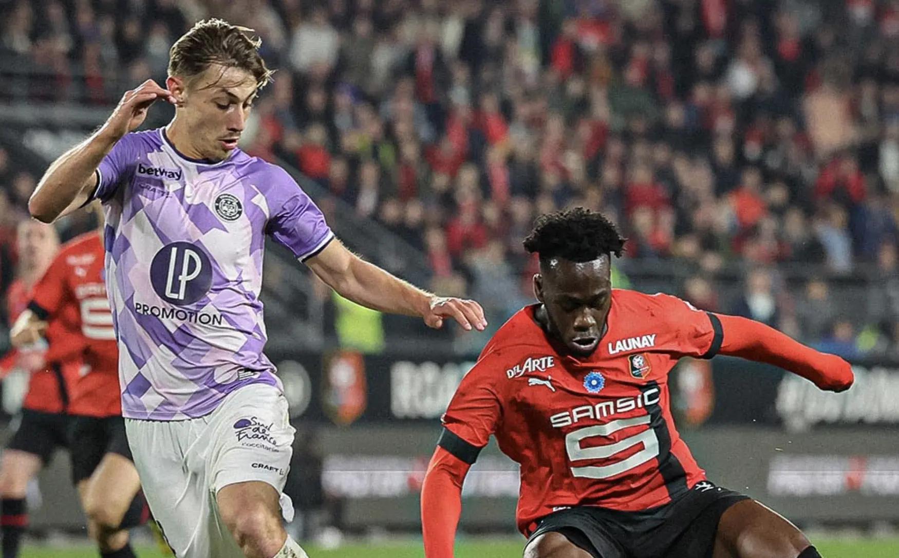 Cinq maillots portés par les Toulousains contre Rennes mis aux enchères pour la bonne cause