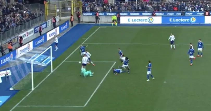 Strasbourg 1-2 TFC : l’arbitre a-t-il eu raison d’annuler le but de Branco van den Boomen ?