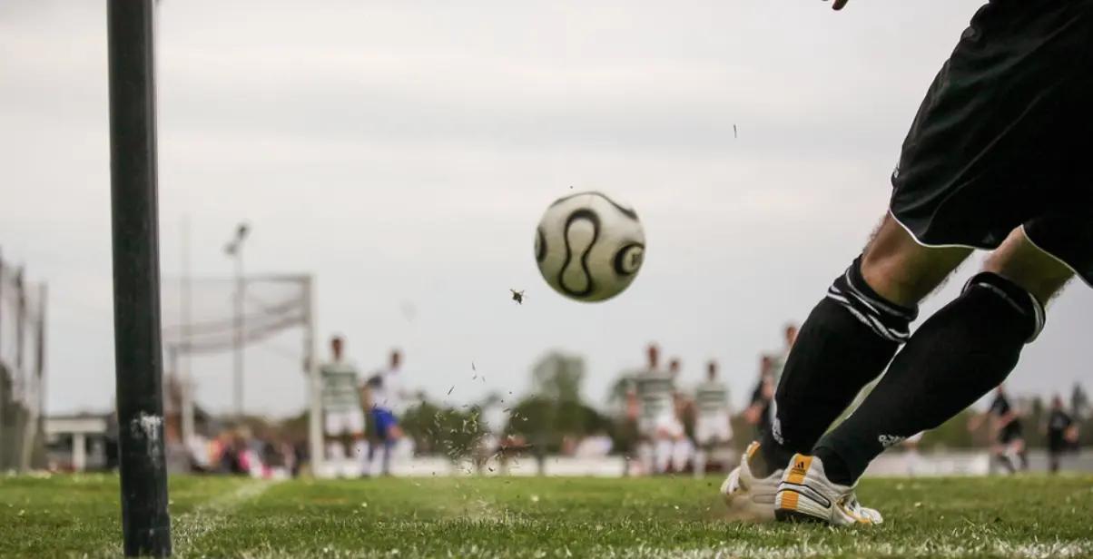 Footballeur : quelle alimentation pour garder la forme ?