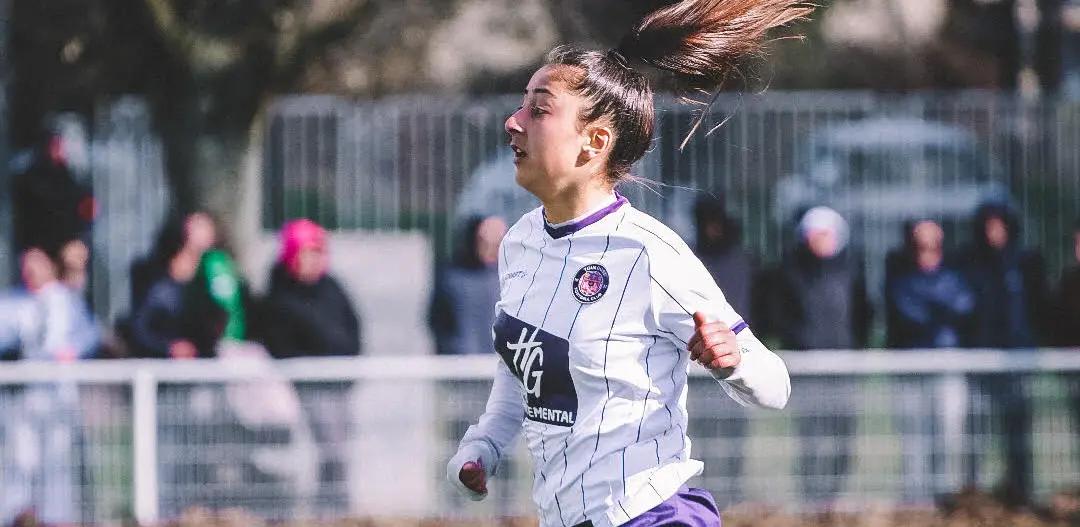 VIDÉO - Guillaume Restes offre son maillot à la meilleure buteuse du TFC, une première recrue chez les féminines