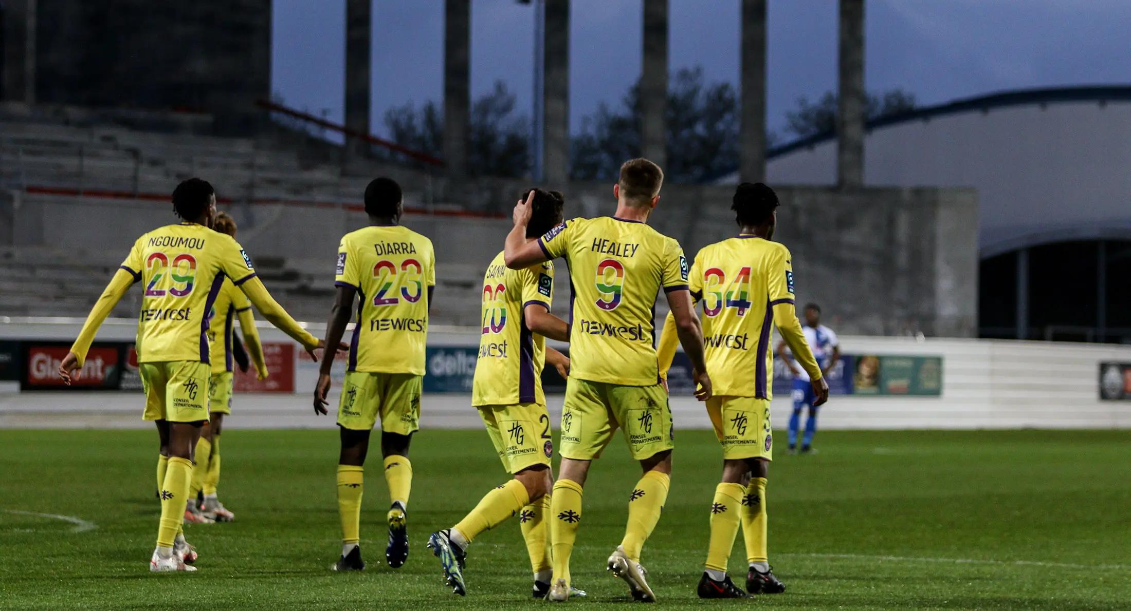 Des joueurs du TFC, dont Aboukhlal et Chaïbi, refusent de participer au match contre Nantes à cause du flocage arc-en-ciel