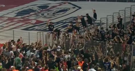 VIDÉOS - Les supporters ajacciens et toulousains fêtent leur montée ensemble, une communion incroyable