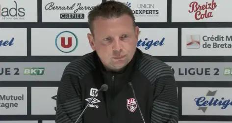 Stéphane Dumont (Guingamp) : "Healey met un triplé alors qu'il doit être dehors au bout de 20 minutes"