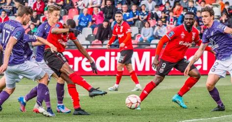 "L'arbitre a tué le match", "J'espère que Toulouse ne perdra pas Healey et Van den Boomen en Ligue 1"