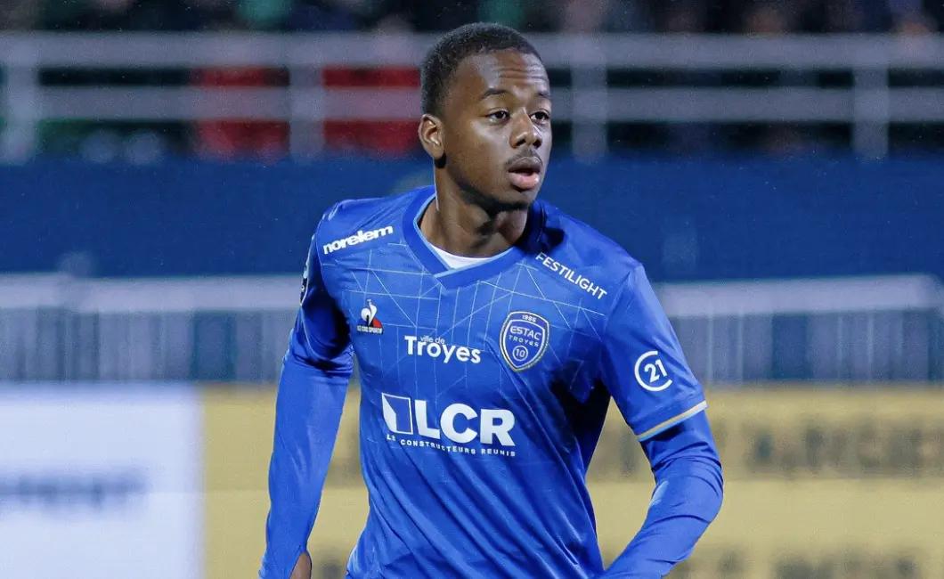 Mercato : c’est officiel, l’ESTAC annonce le retour de Mamady Bangré au TFC